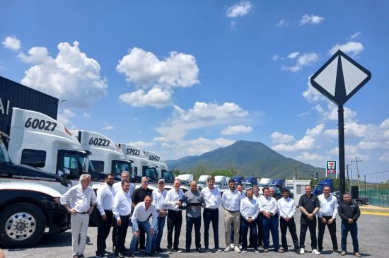 International Motors reconoce a HG Transportaciones por 28 años de relación